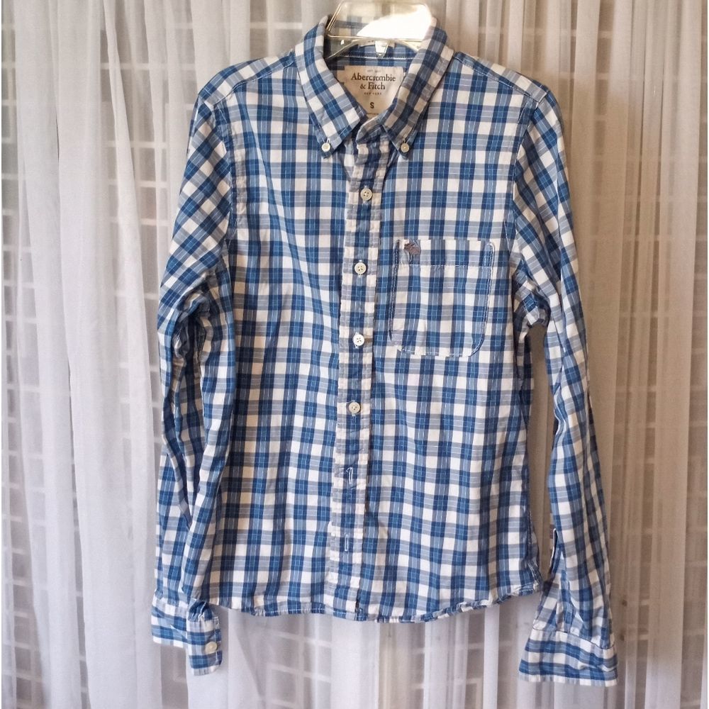Abercrombie & Fitch long sleeve button down size S.